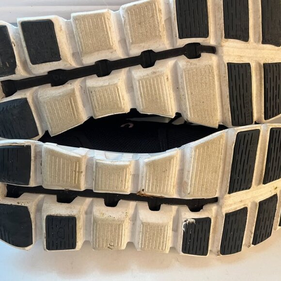 On Women's Cloud 5 Running Shoes - Picture 4 of 6